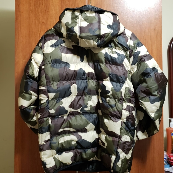 Down Jacket - Picture 3 of 6